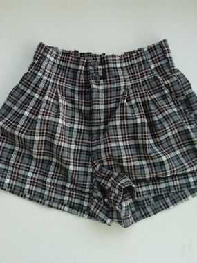 American Eagle Plaid High Waisted Pleated Paperbag Soft Shorts Size 2